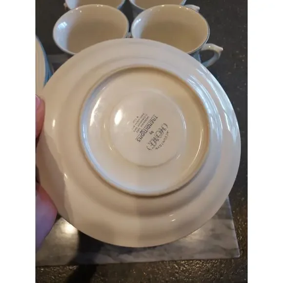 VTG Stoneware Set Country Home Trenditions Geese 7 dinner plates 4 cups/saucers